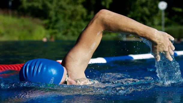 sport-swimmer-swim-crawl-163306.jpeg